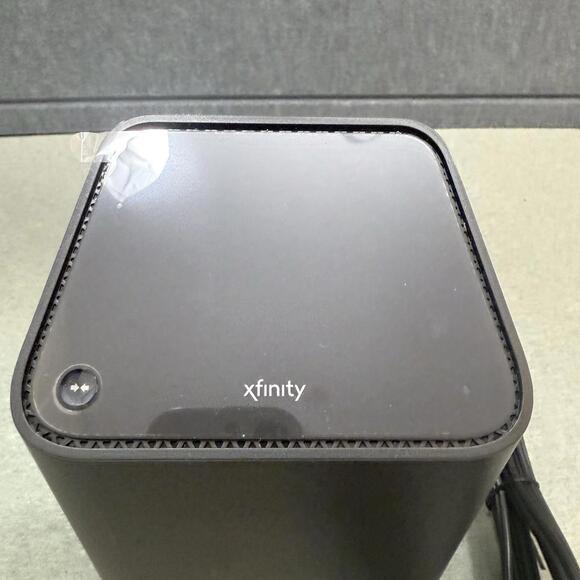 Xfinity XB6-T CGM4140COM WiFi Router & Cable Modem – w/ Power & Coax Cable - Picture 2 of 7